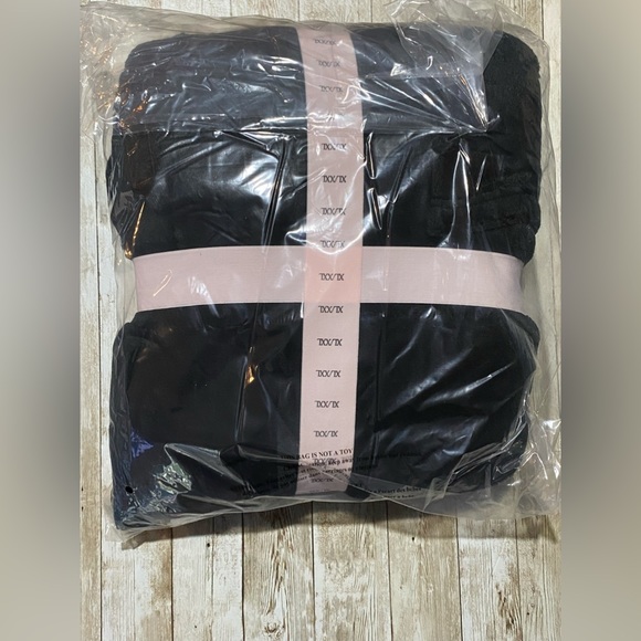 🆕 VICTORIA’S SECRET VS SLEEP Short Cozy Robe XL-XXL Black - Picture 6 of 9